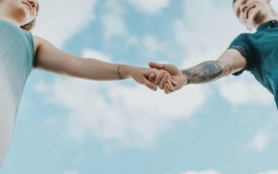 Bisexualidad y Placer: Navegando Identidad y Deseo en Parejas Mixtas